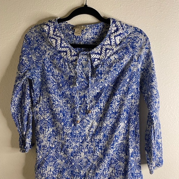 Lucky Brand Blue and White Graphic Blouse with Bib Collar - Picture 1 of 4